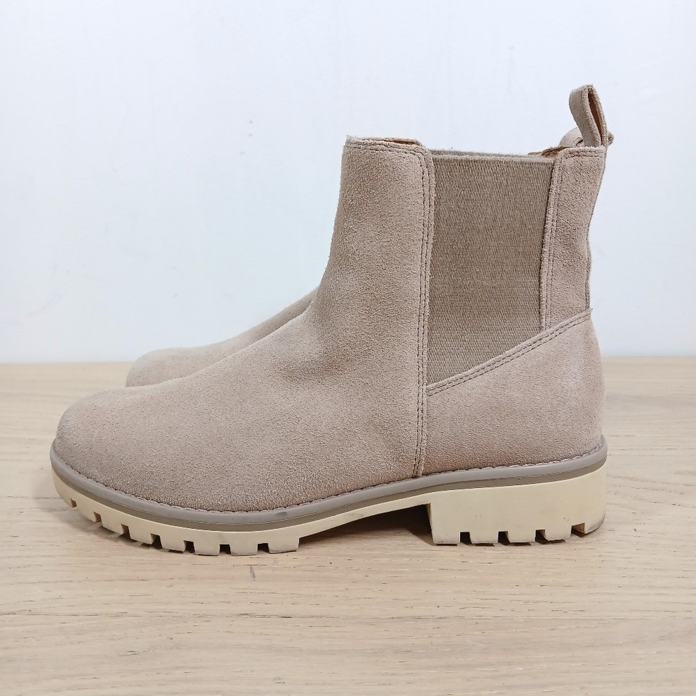 Crown‎ Vintage Chelsea Boots Women's 9 Tan Suede Lug Sole Ankle